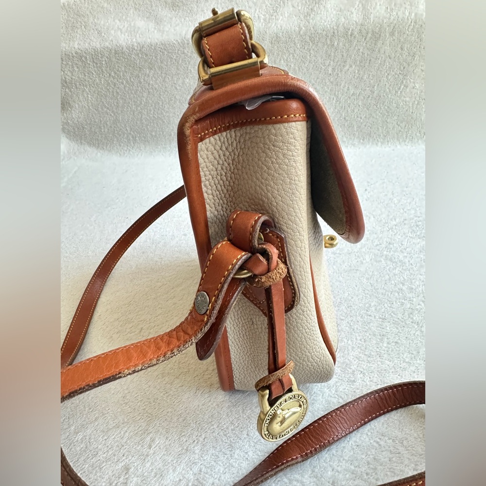 Dooney & Bourke Vintage Crossbody Bag in Ivory and British Tan Classic - Picture 6 of 17